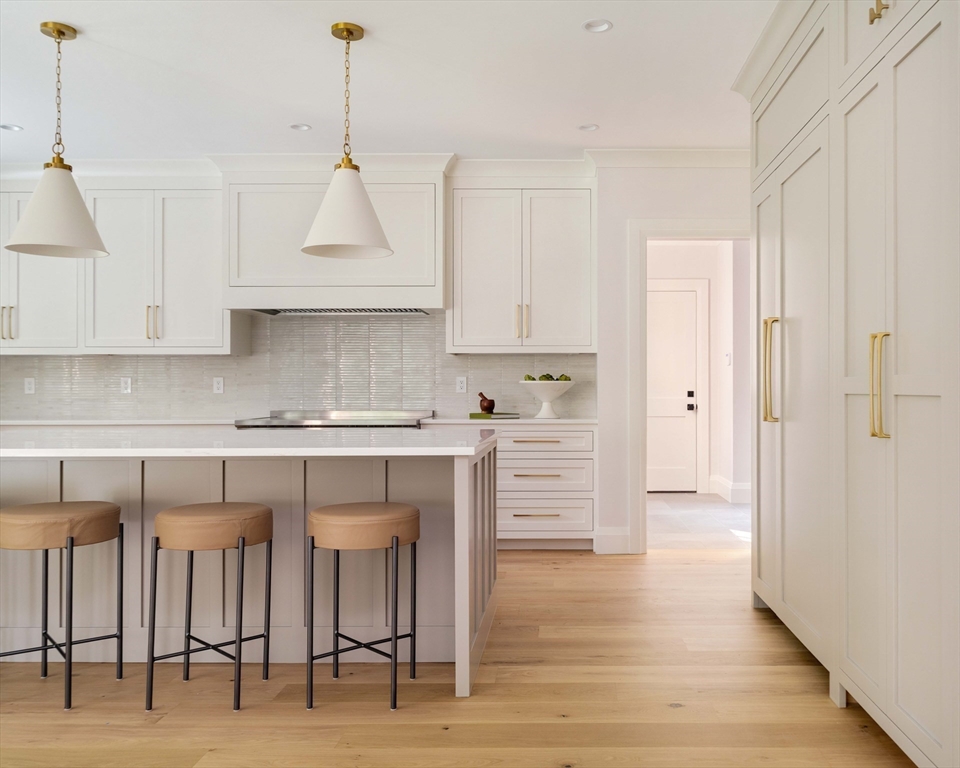 14 Bird Hill Ave, Wellesley