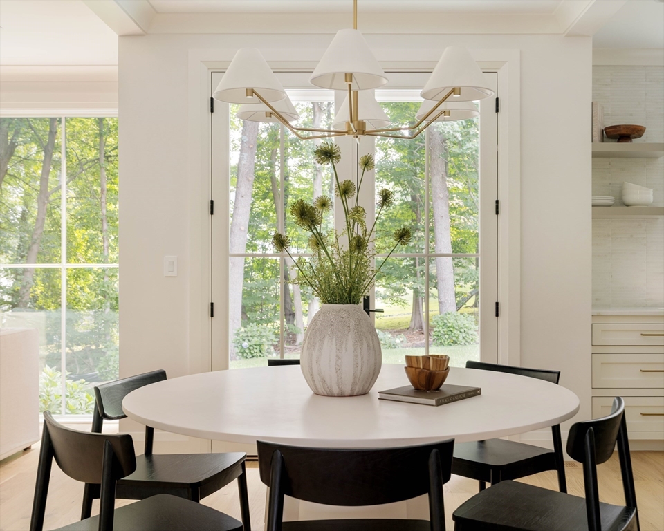 14 Bird Hill Ave, Wellesley