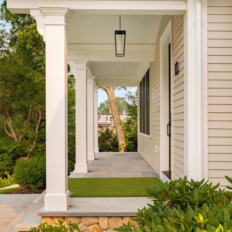 14 Bird Hill Ave, Wellesley