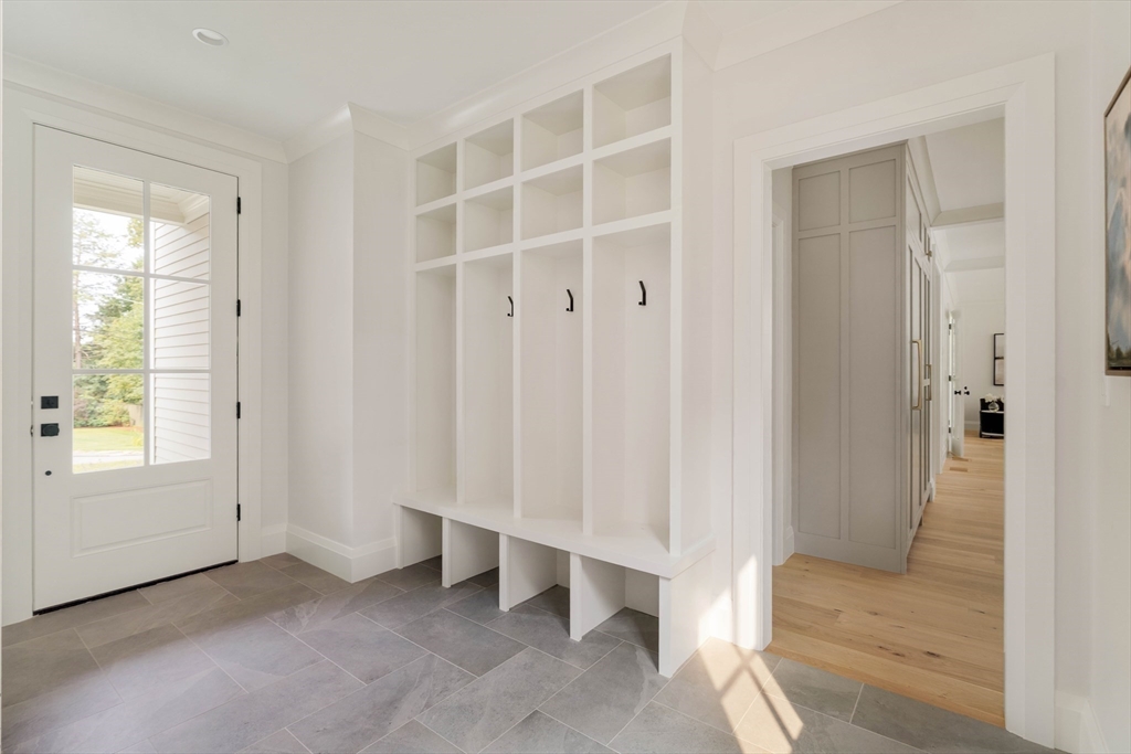 14 Bird Hill Ave, Wellesley