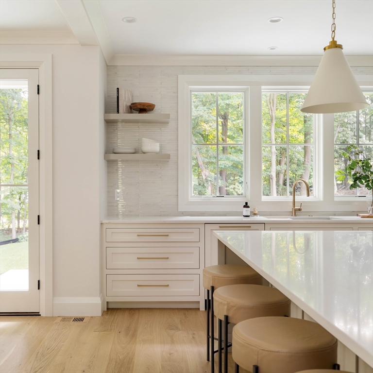 14 Bird Hill Ave, Wellesley