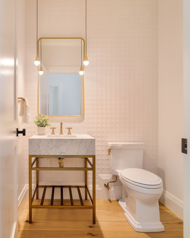 14 Bird Hill Ave, Wellesley