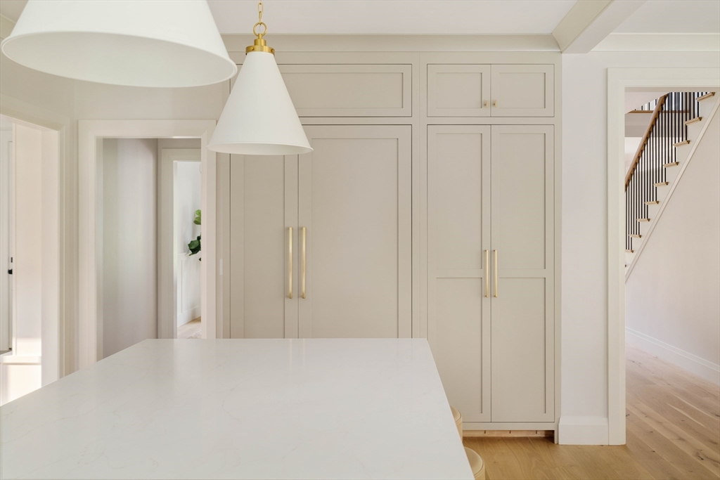 14 Bird Hill Ave, Wellesley