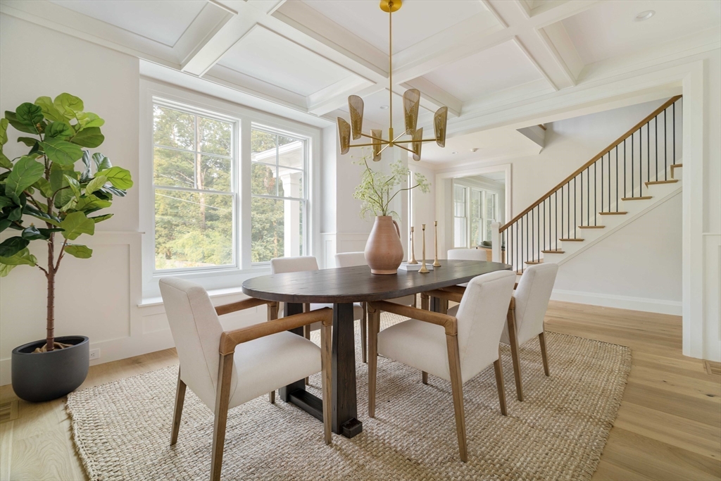 14 Bird Hill Ave, Wellesley