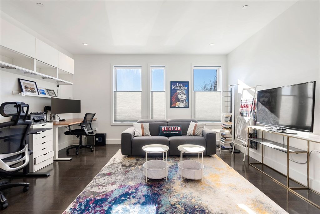 2 West 6th St # 108