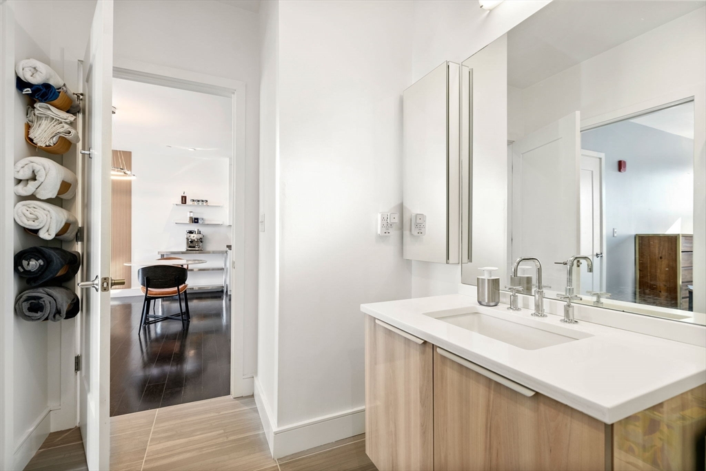 2 West 6th St # 108