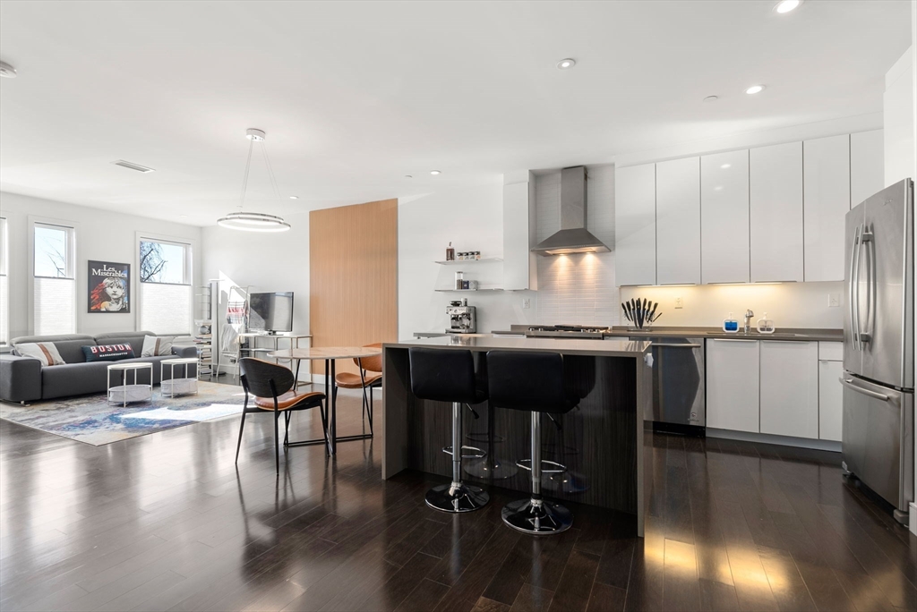 2 West 6th St # 108