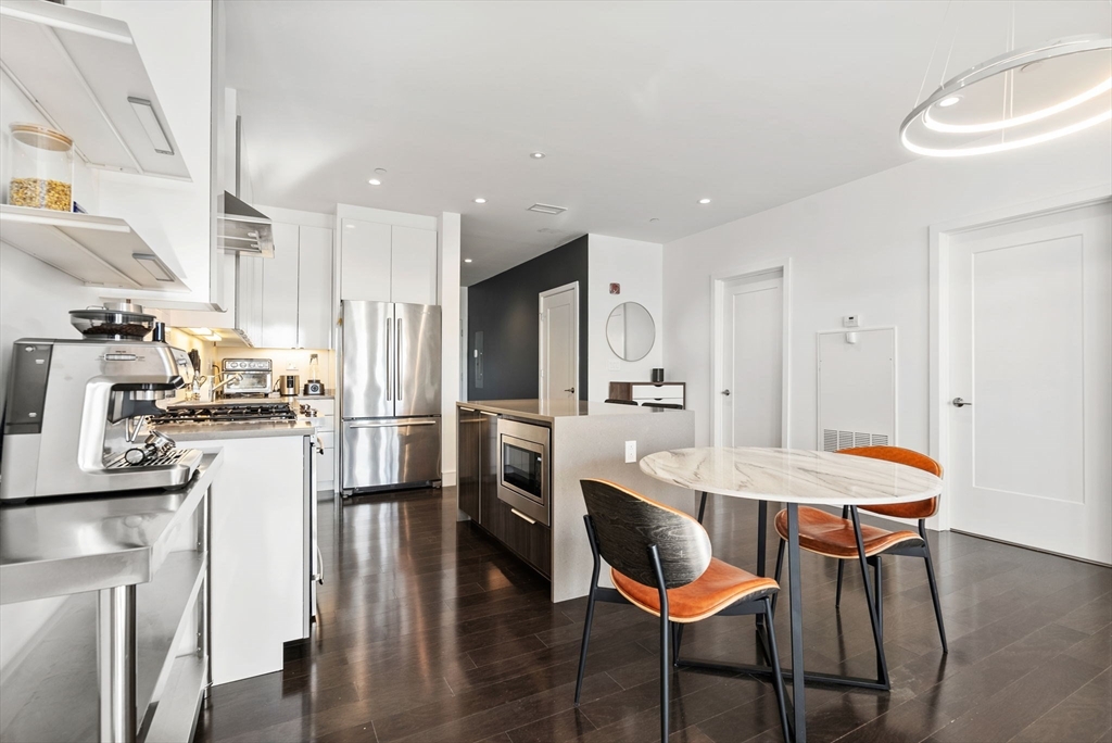 2 West 6th St # 108