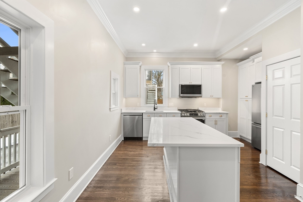 30 Thornley Street # 1
