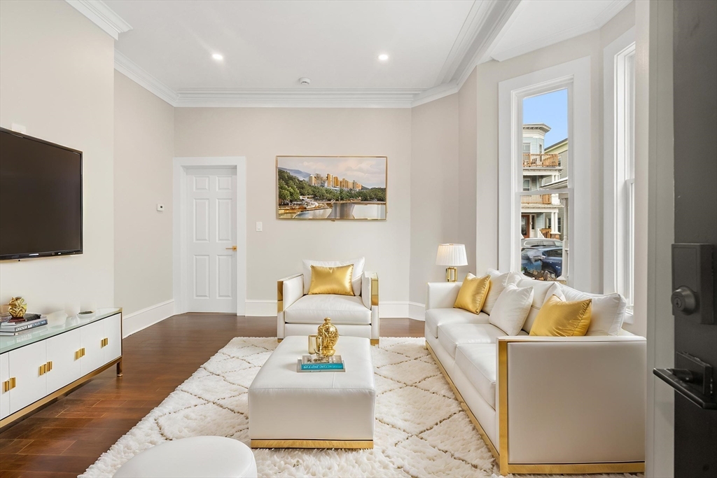 30 Thornley Street # 1