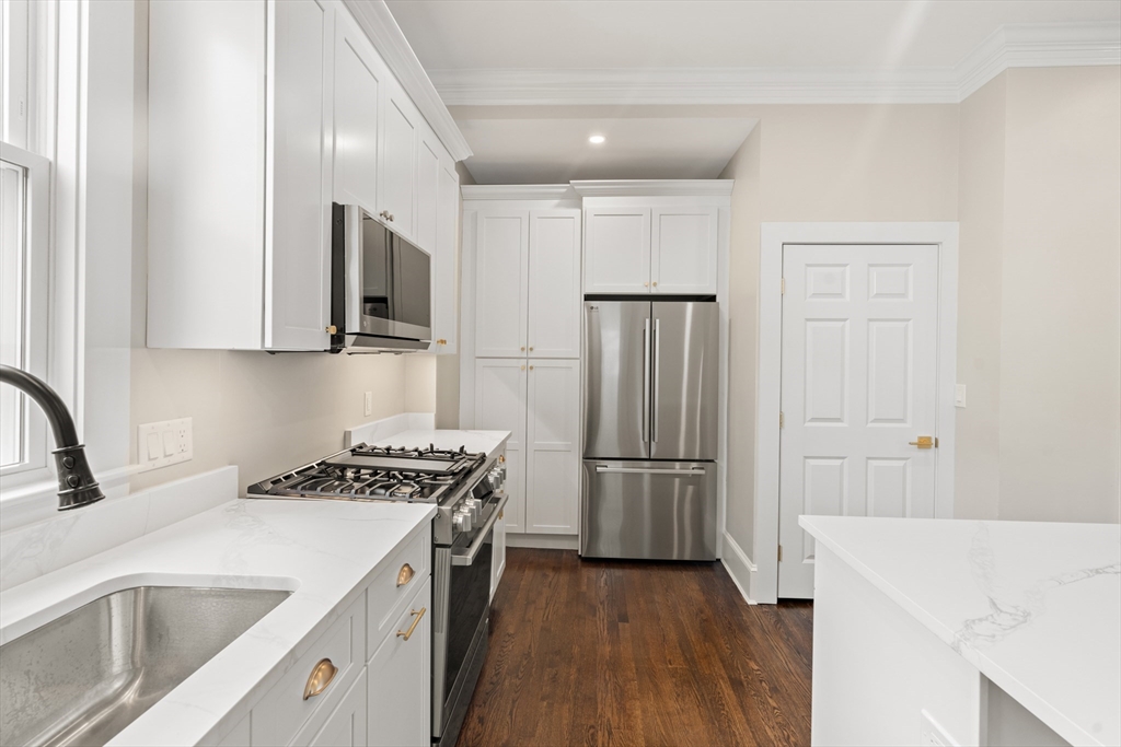 30 Thornley Street # 1