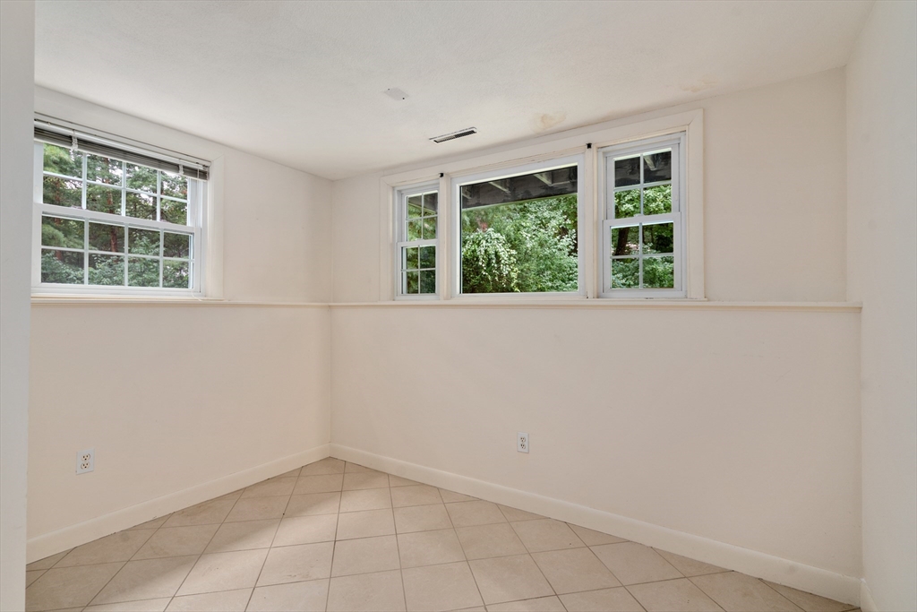 10 Radcliffe Rd