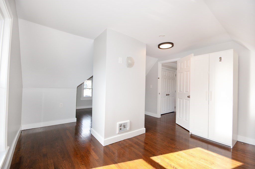 30 Thornley St # 2