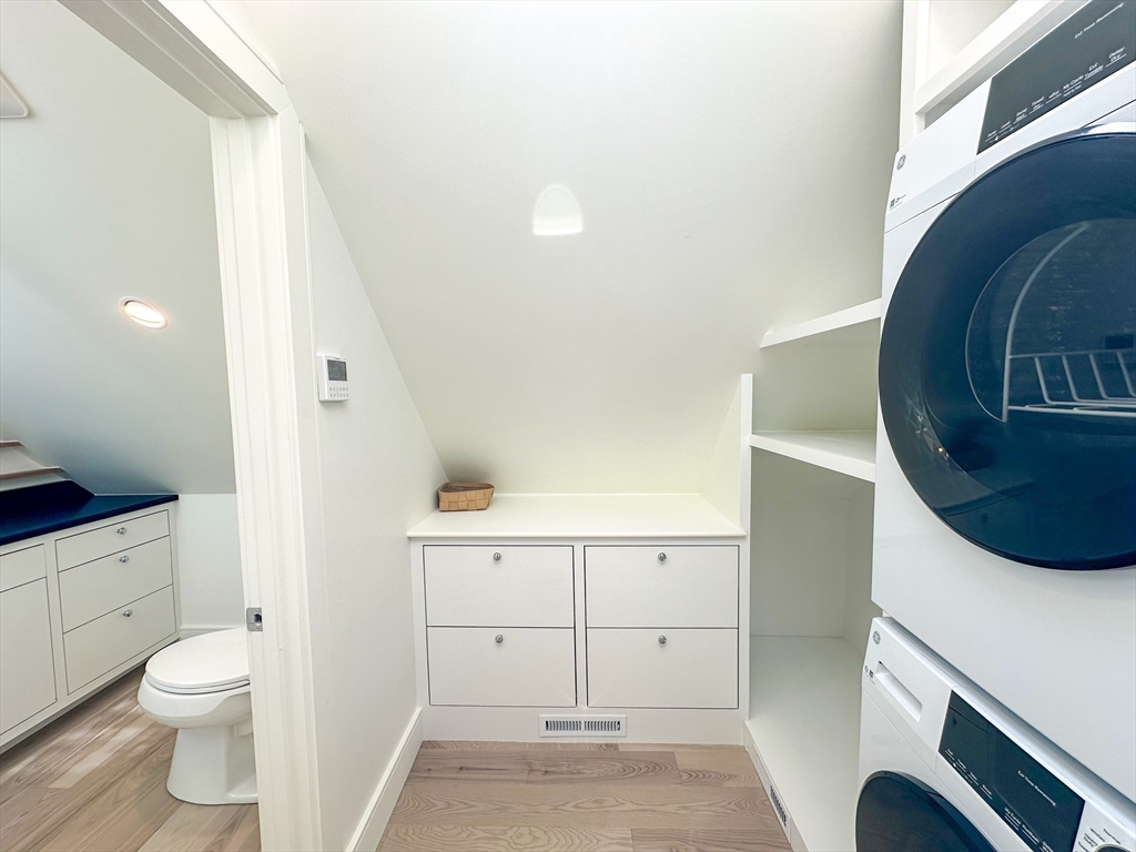 30 Thornley St # 3