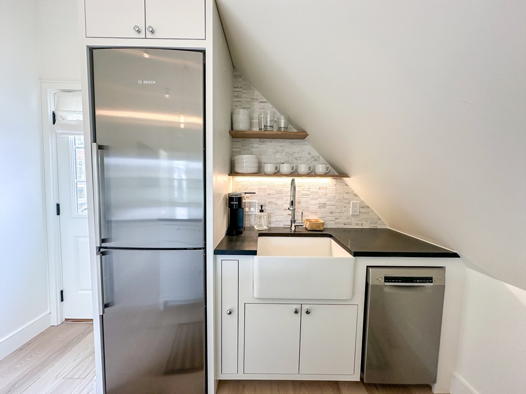30 Thornley St # 3