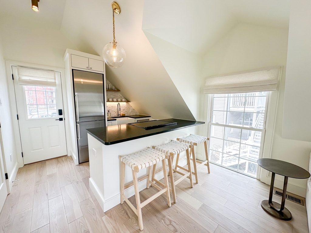 30 Thornley St # 3