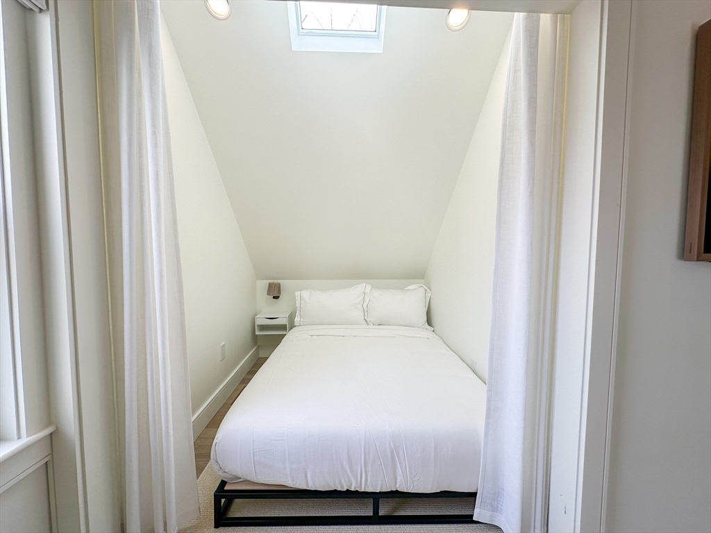 30 Thornley St # 3