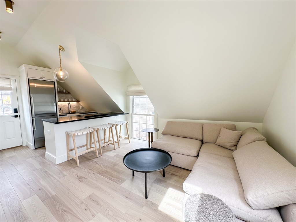 30 Thornley St # 3