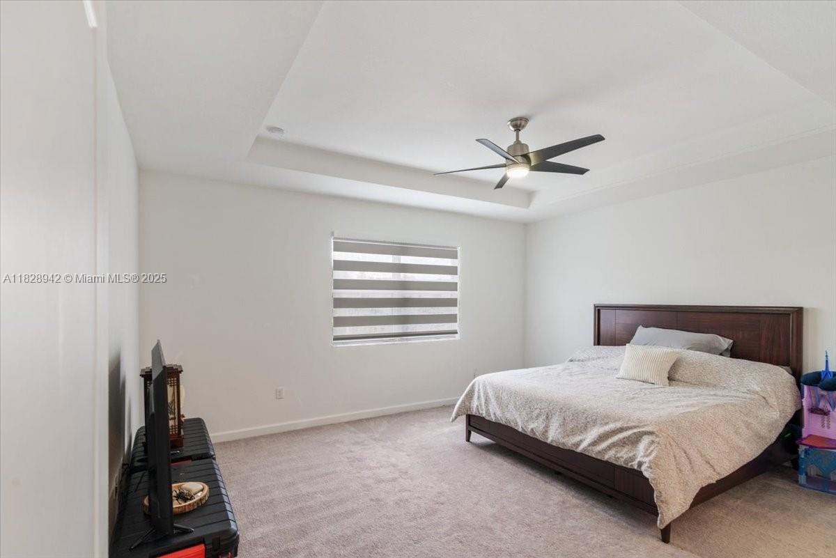 1433 SE 27th Ter