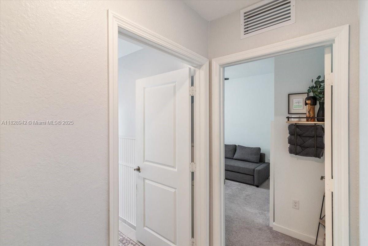 1433 SE 27th Ter