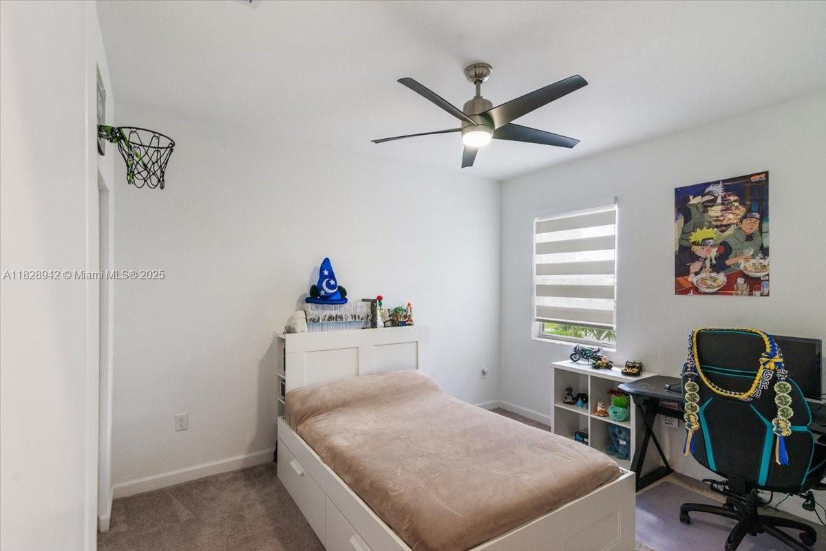 1433 SE 27th Ter