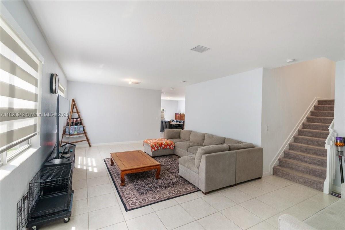 1433 SE 27th Ter