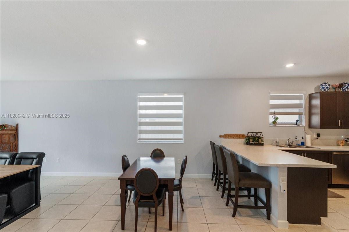 1433 SE 27th Ter