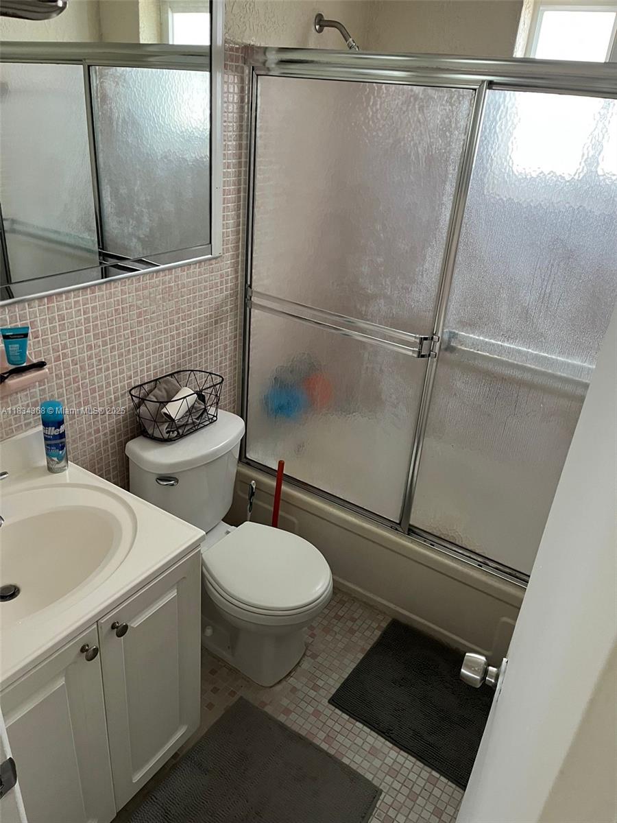 898 NW 45th Ave # 42