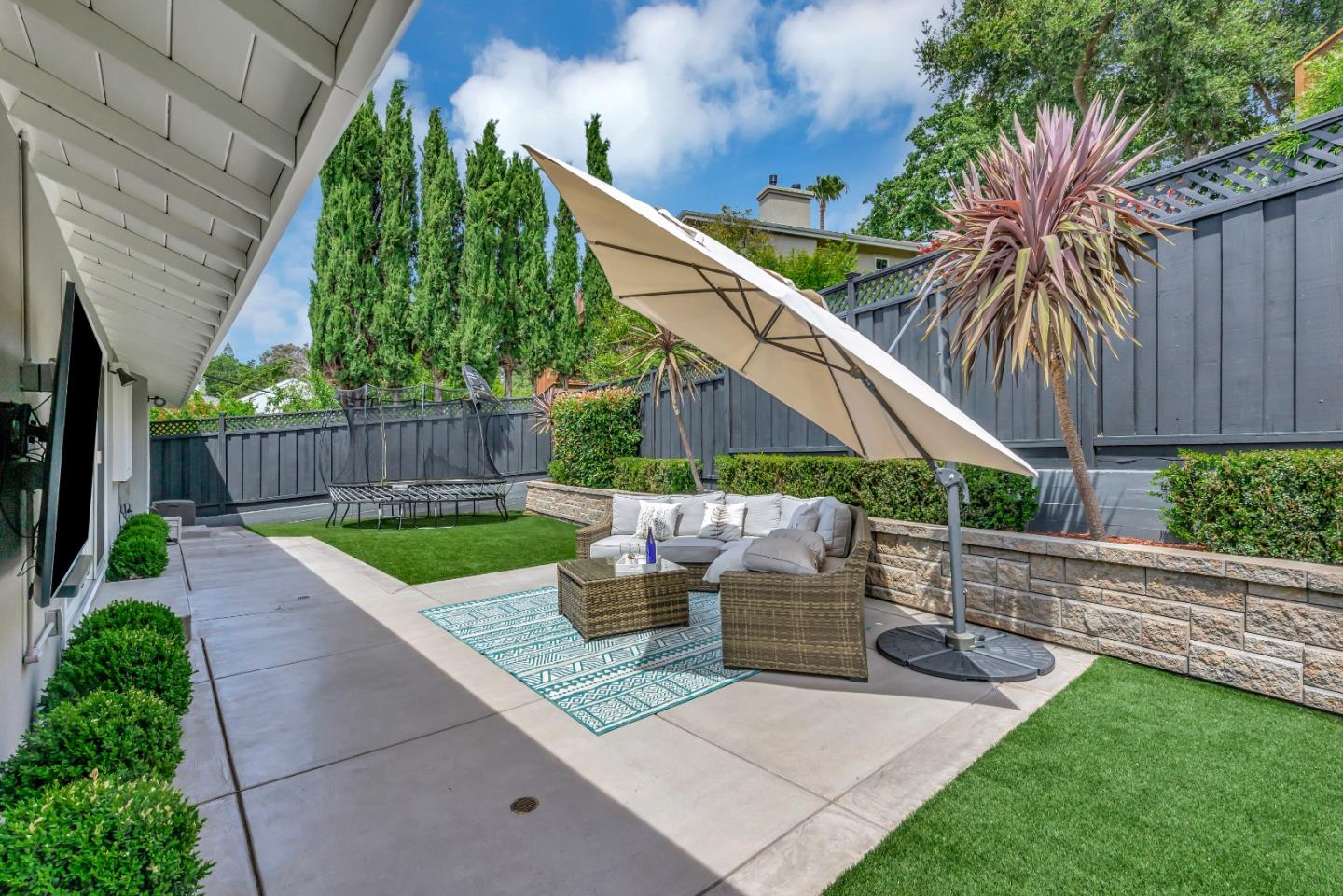668 Barbour DR