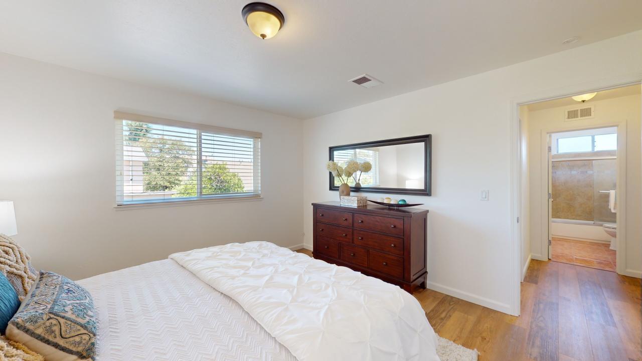 1336 Mich Bluff DR