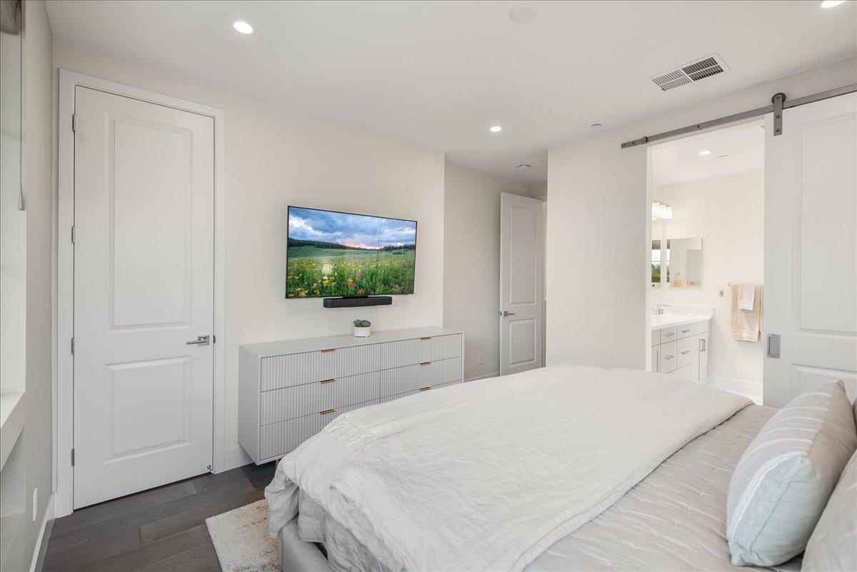 15501 Sackett CT