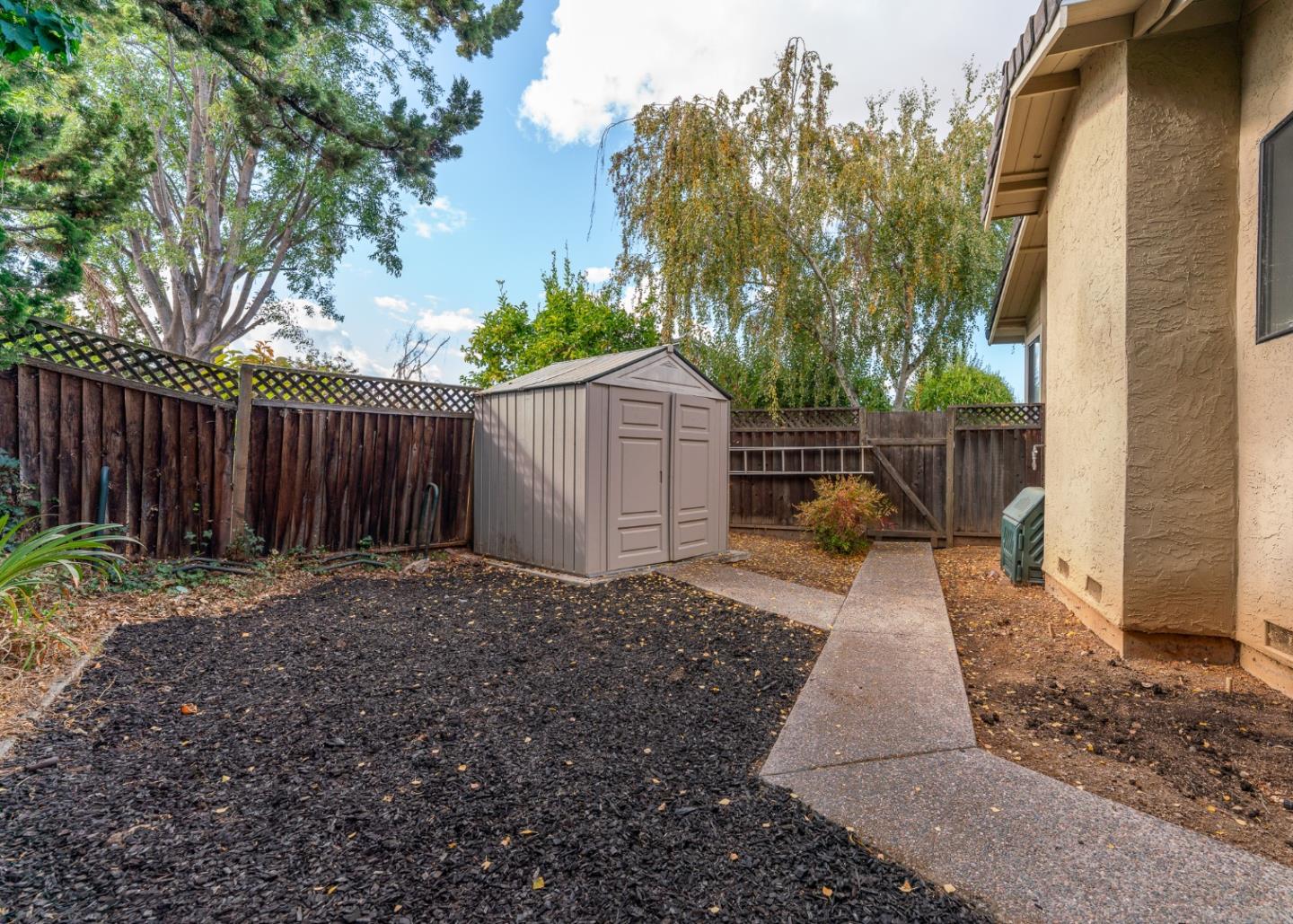 3020 Lake Estates CT