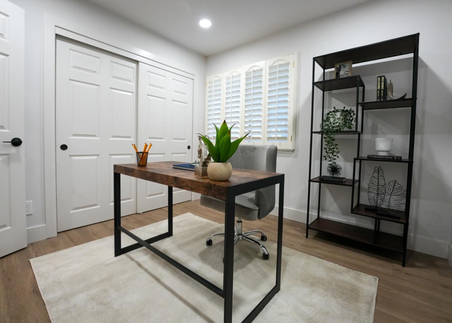 3020 Lake Estates CT