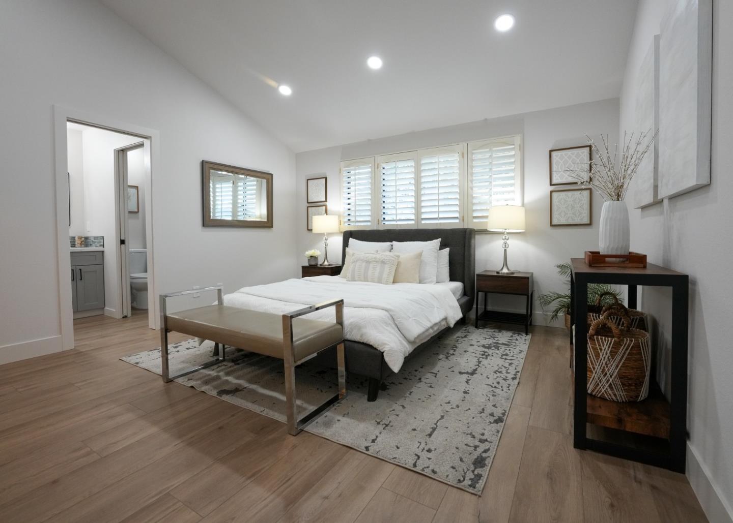 3020 Lake Estates CT