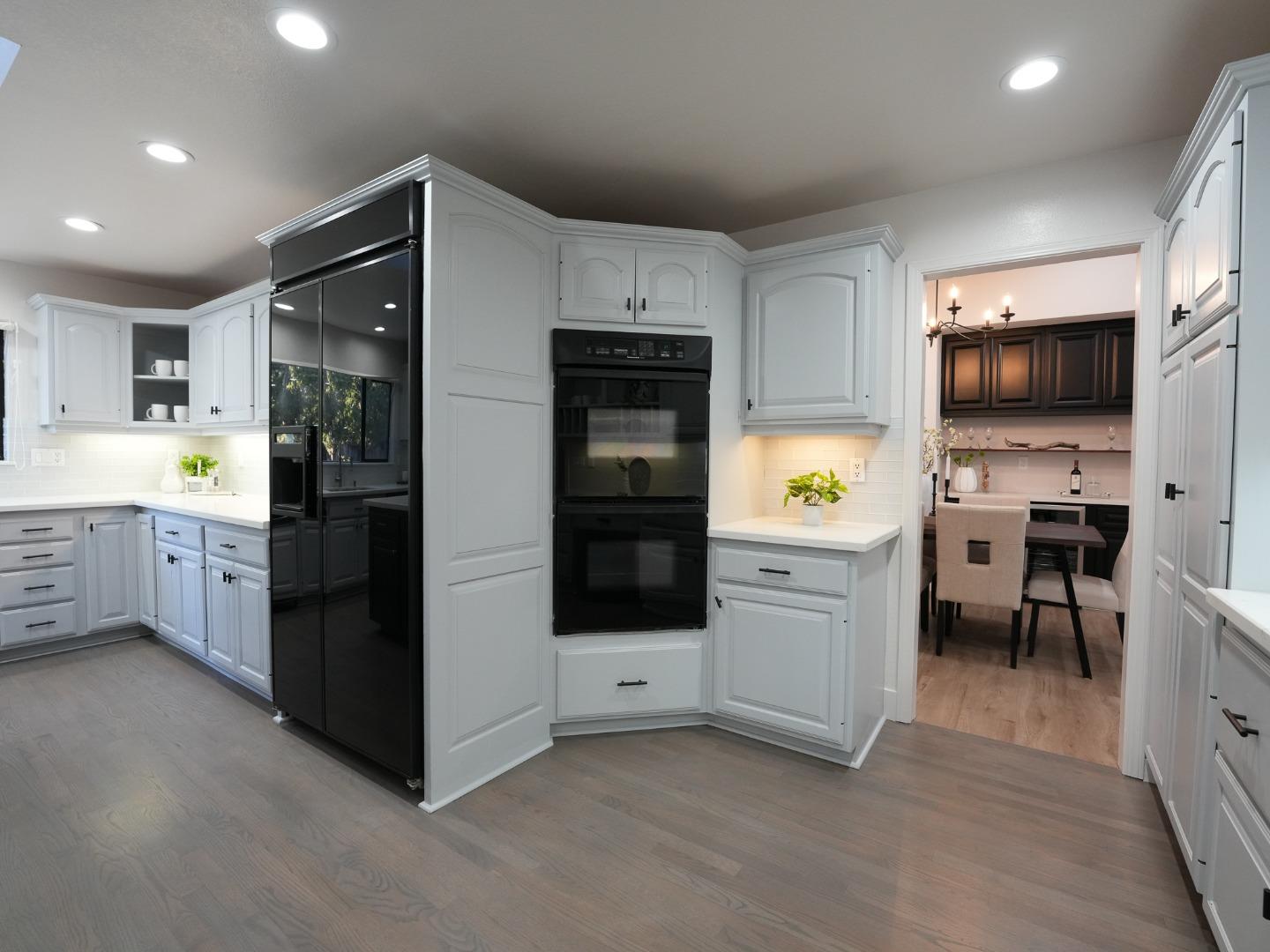 3020 Lake Estates CT