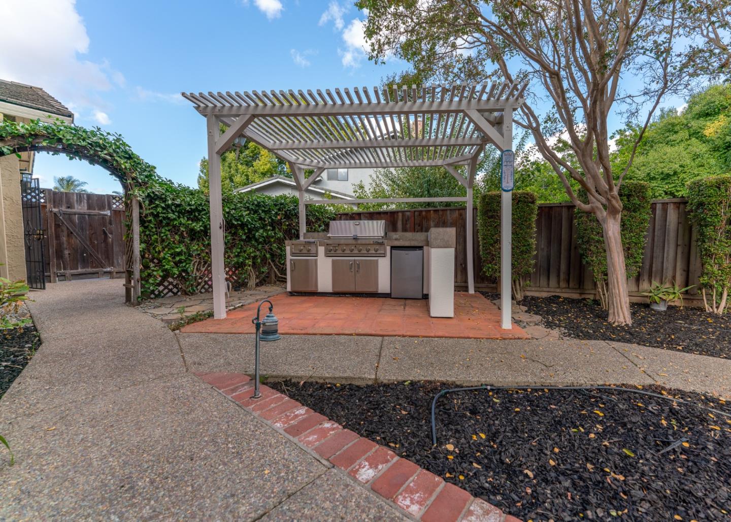 3020 Lake Estates CT