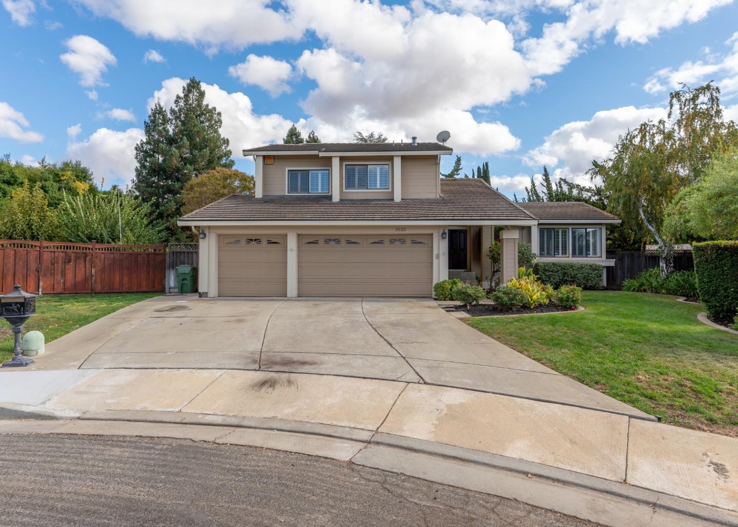 3020 Lake Estates CT