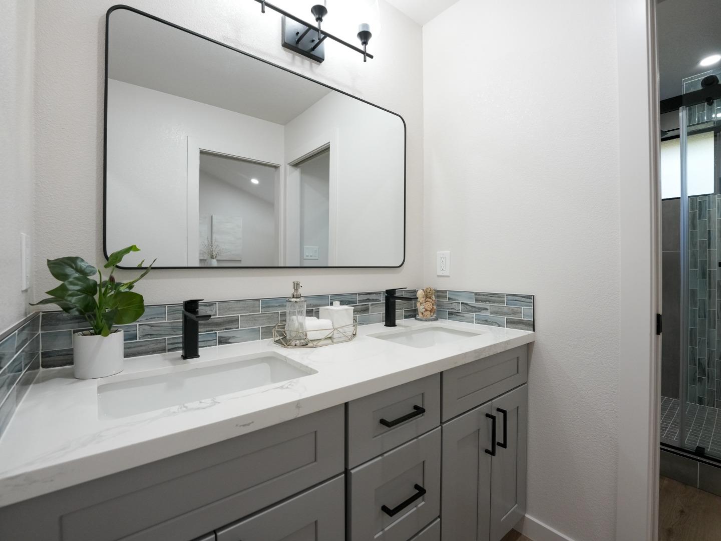 3020 Lake Estates CT