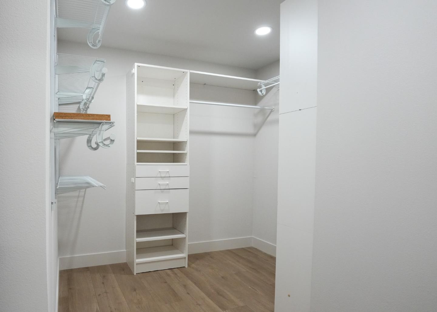 3020 Lake Estates CT