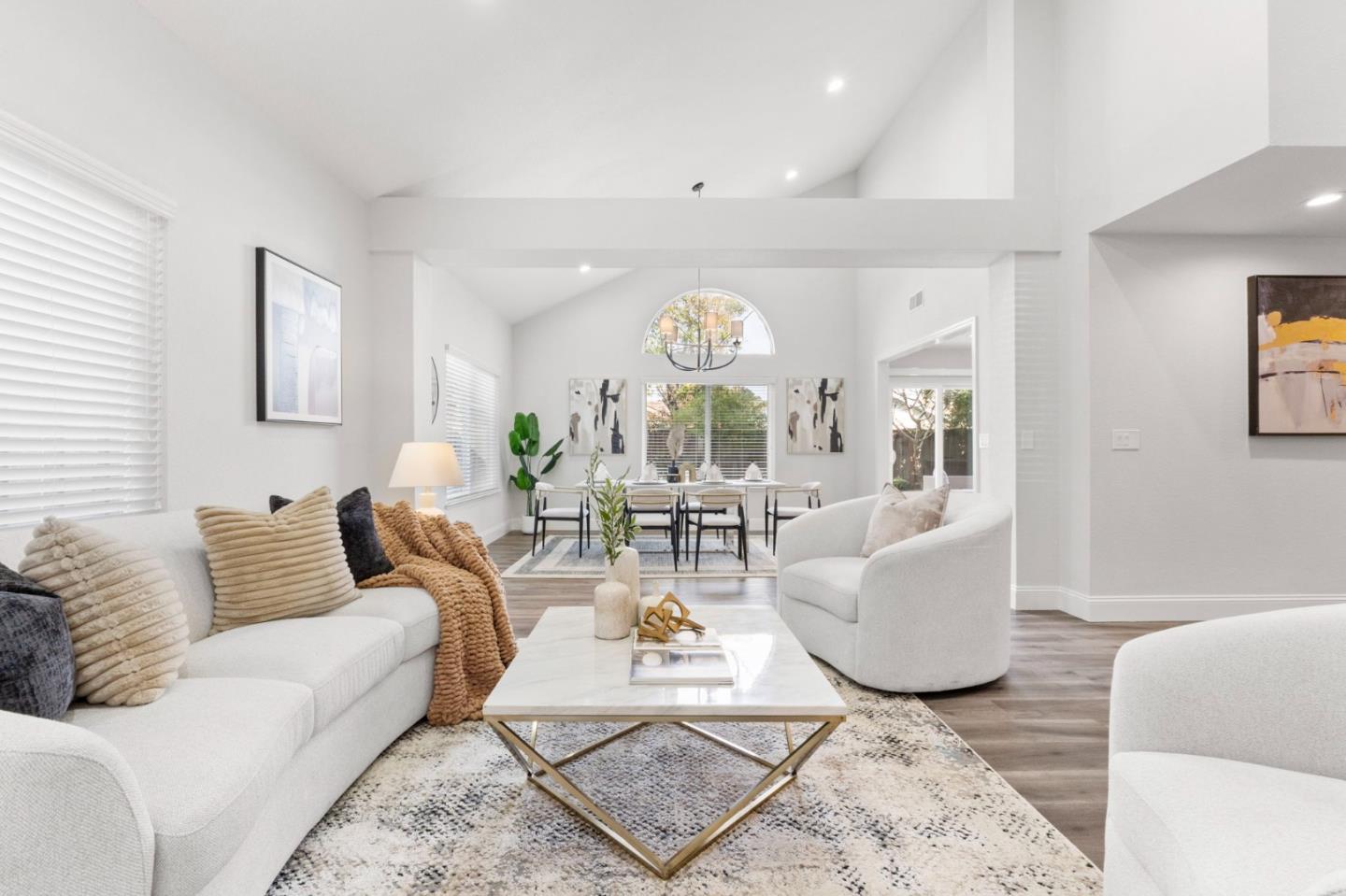 1312 Poe LN