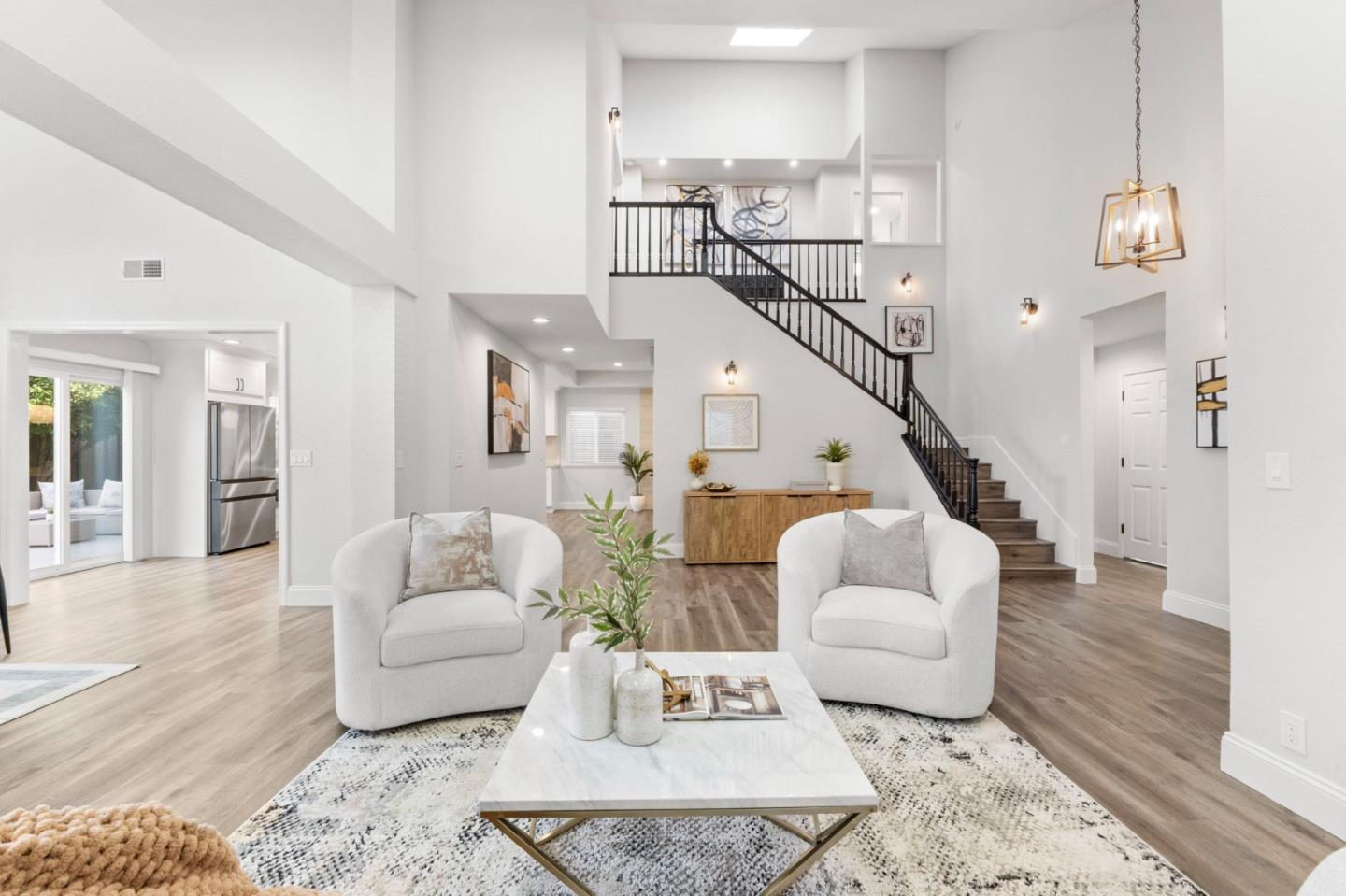 1312 Poe LN