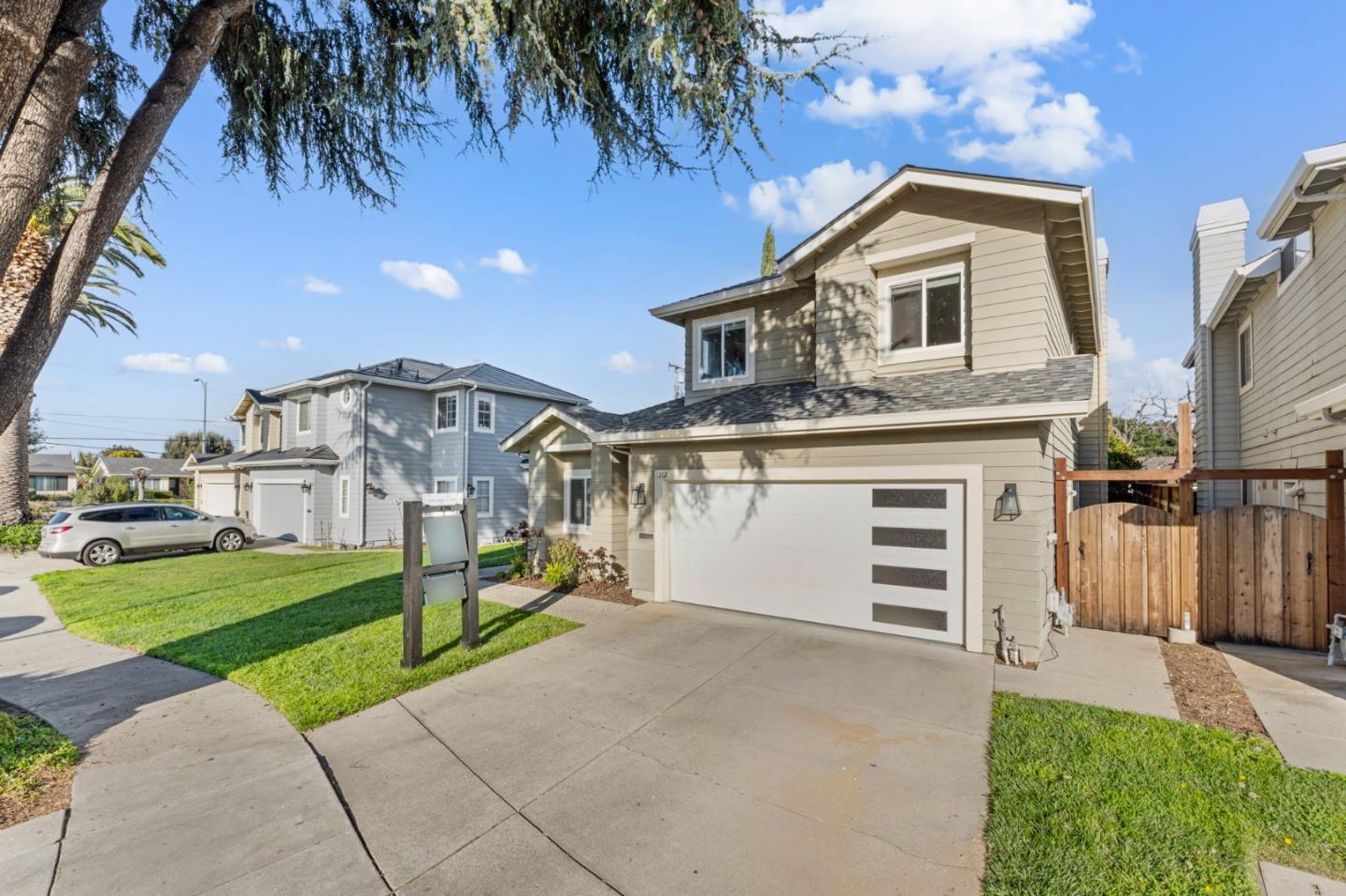 1312 Poe LN