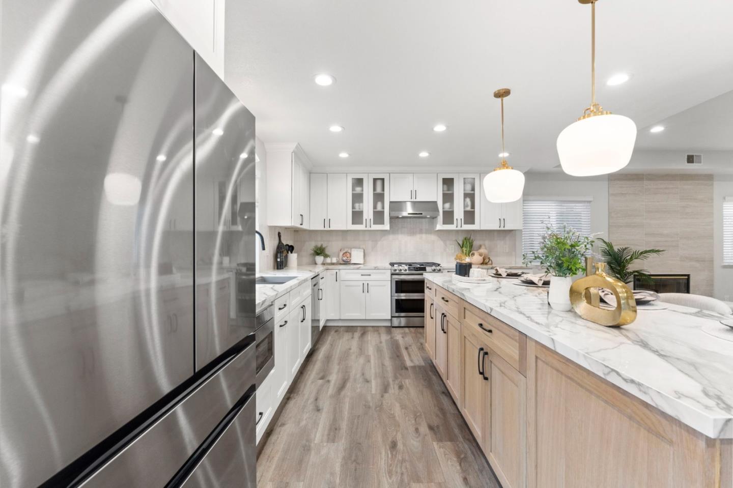 1312 Poe LN