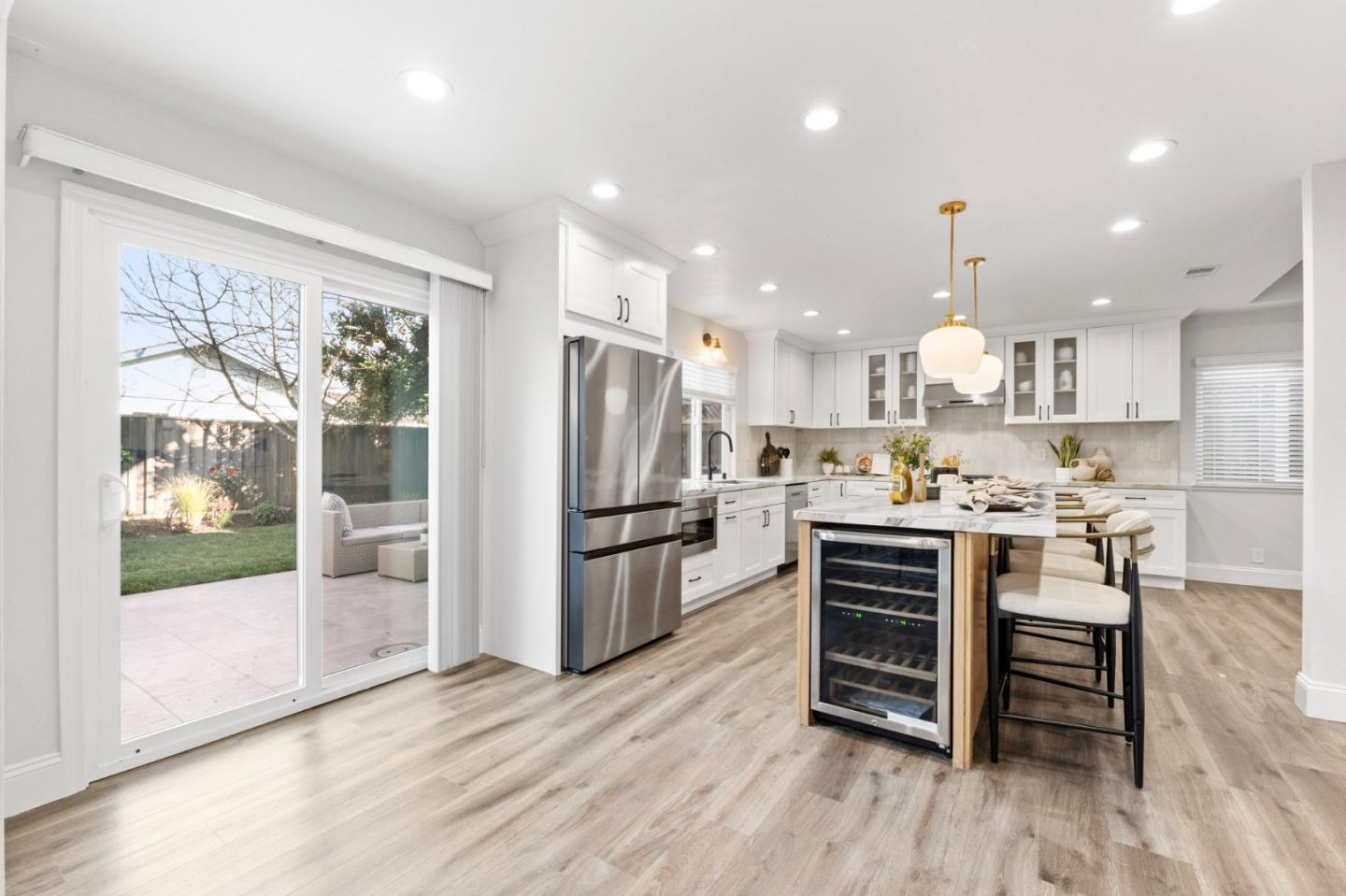 1312 Poe LN