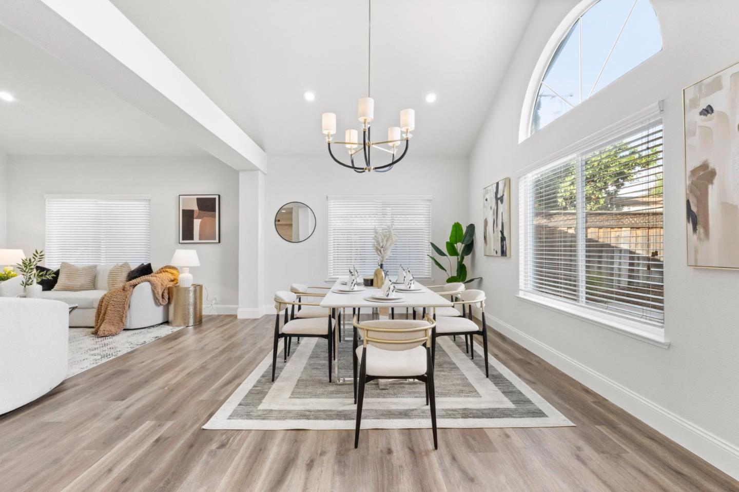 1312 Poe LN