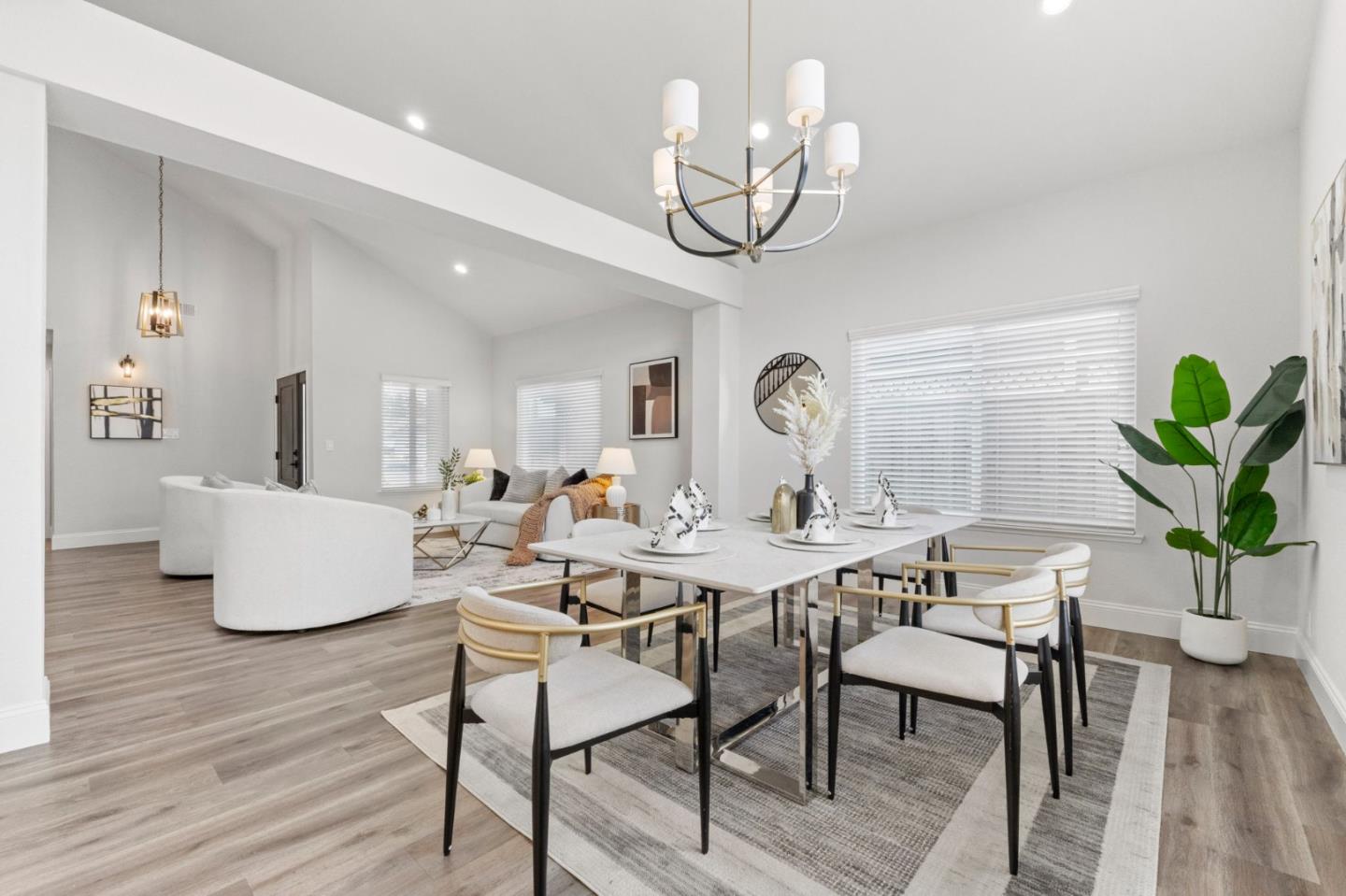 1312 Poe LN