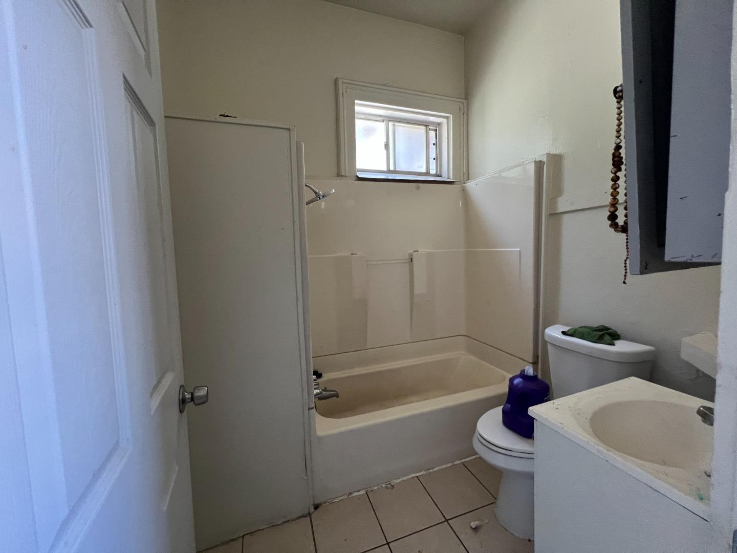 933 North Madison Street