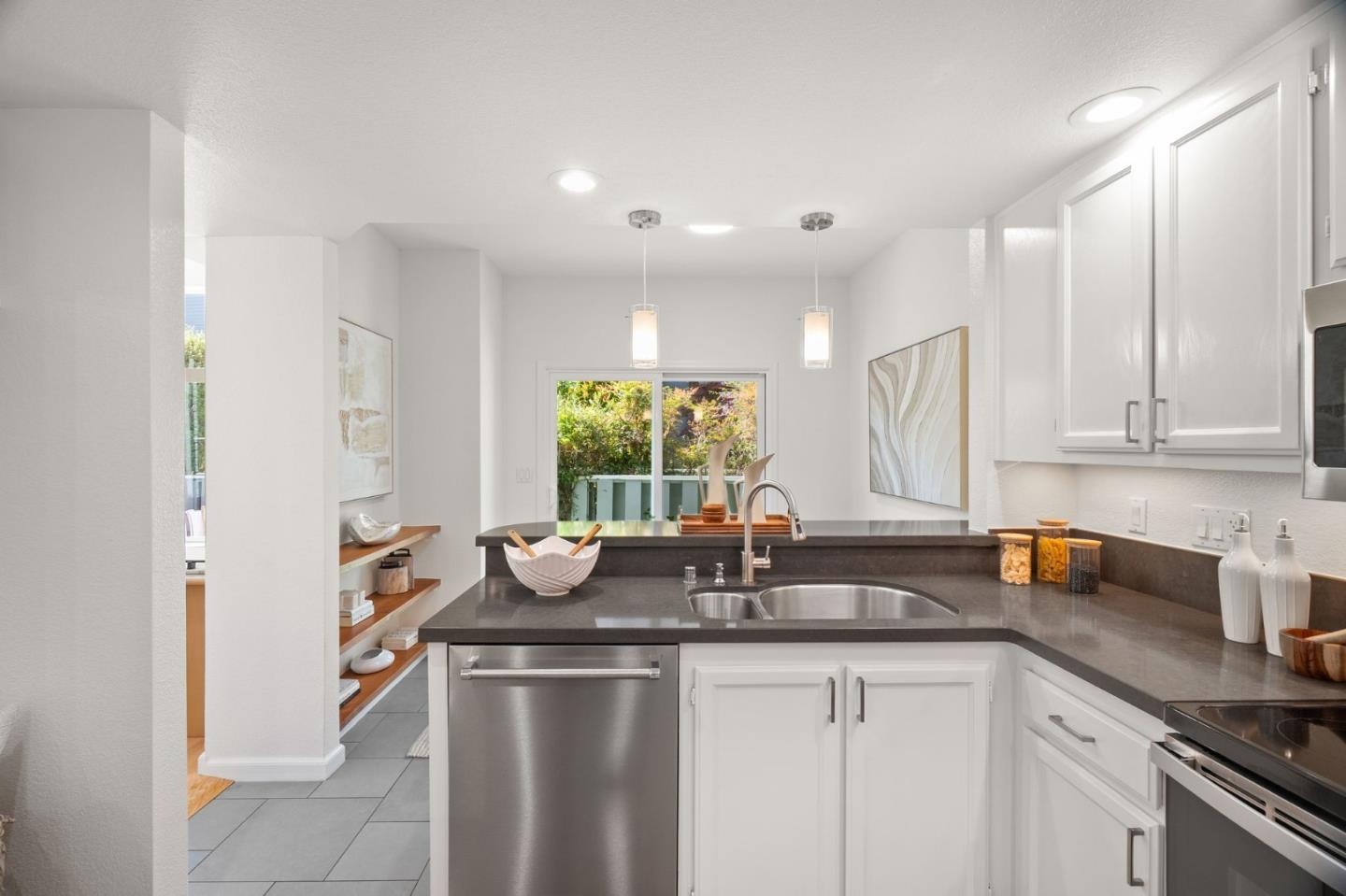 462 Mountain Laurel Court