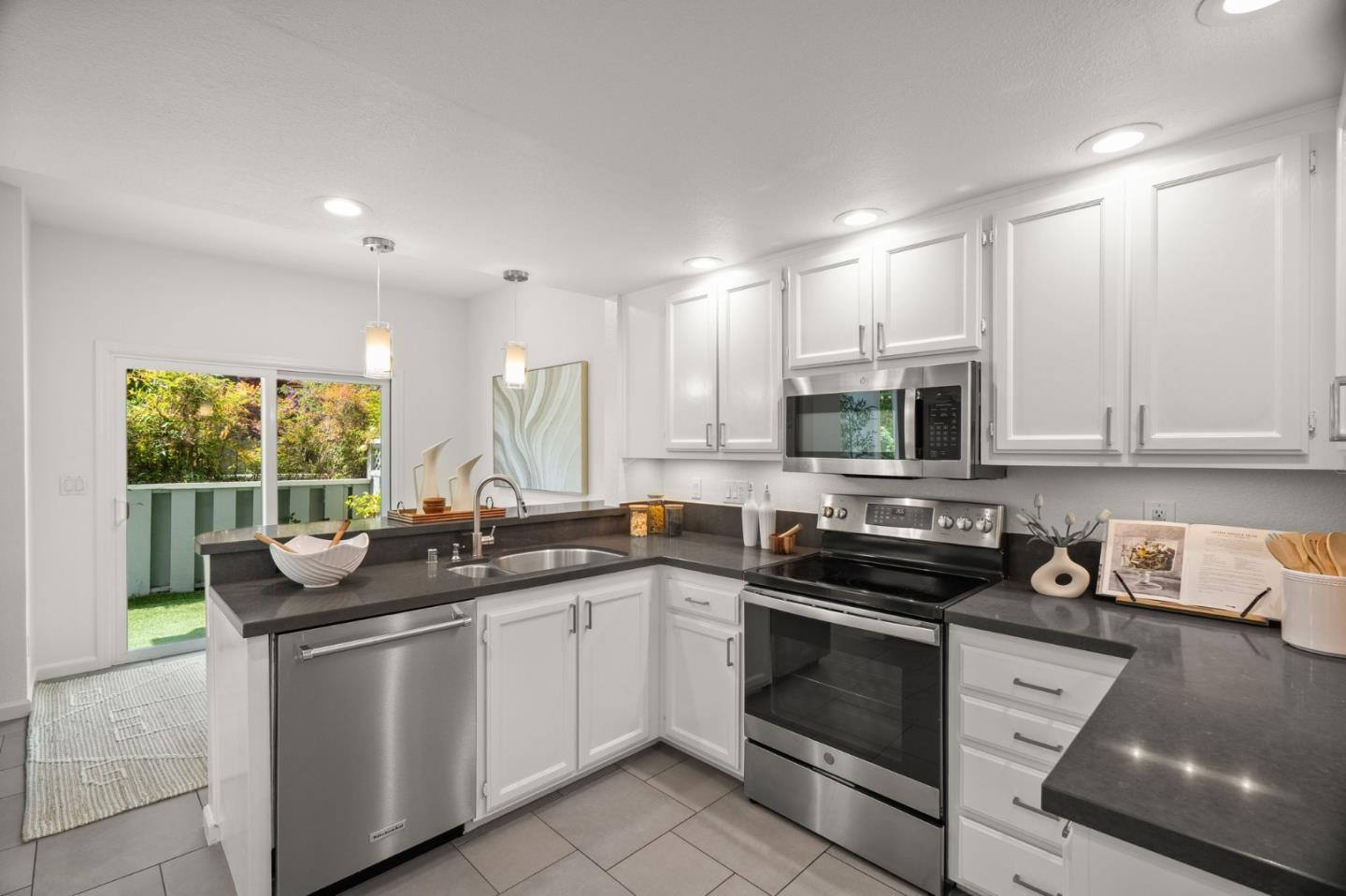 462 Mountain Laurel Court