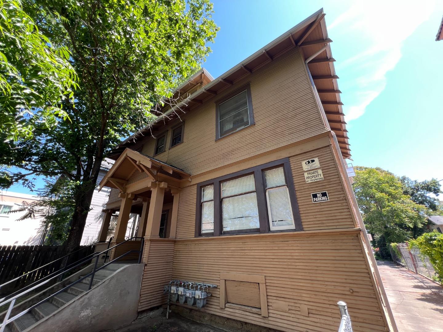 722 North San Joaquin Street